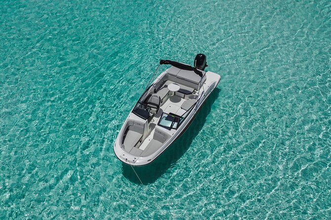 Deluxe Private Boats - 24 ft Sea Ray - Snorkeling around Cozumel’s coral reefs