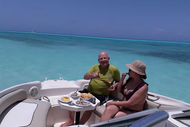 Deluxe Private Boats - 24 ft Sea Ray - Why a private Sea Ray changes the day