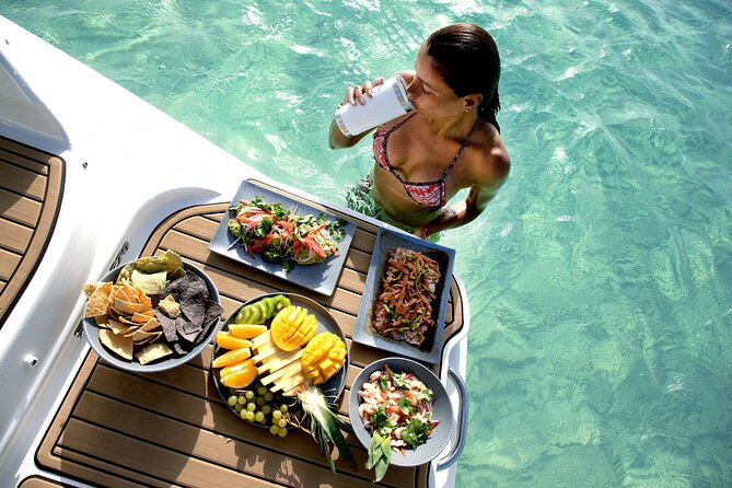 Deluxe Private Boats - 27 ft Sea Ray - Playa El Cielo and the starfish question