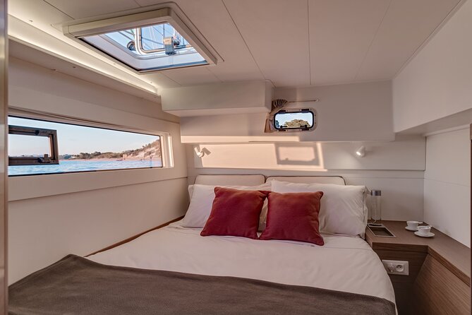 Deluxe Private Boats - 40 ft Catamaran - Lunch served aboard the boat