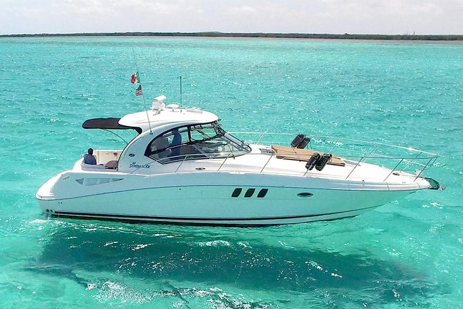 Deluxe Private Boats - 40 ft Sea Ray - Snorkeling at the reef barrier