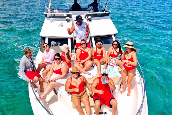 Deluxe Yacht 48FT with FlyBrige Rental in Cancun - A private yacht with room to spread out