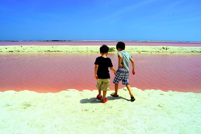 Discover the FABULOUS PINK WATERS in the Caribean - Guides can make a major difference