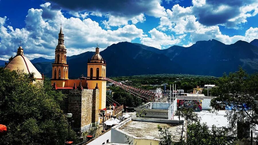 El mejor Tour a "Cola de Caballo" + Guía + Traslado +Tickets - A regional breakfast before the mountains