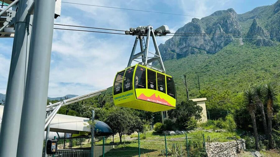El mejor tour a "Grutas de Garcia" + Teleférico + Tickets - The drive from Monterrey to Sierra del Fraile