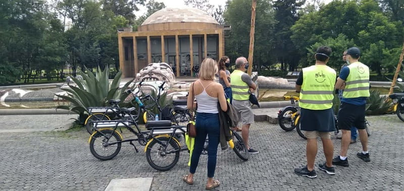 Electric Bike City Tour with a taco stop. - Plaza Río de Janeiro and the Roma and Condesa feel