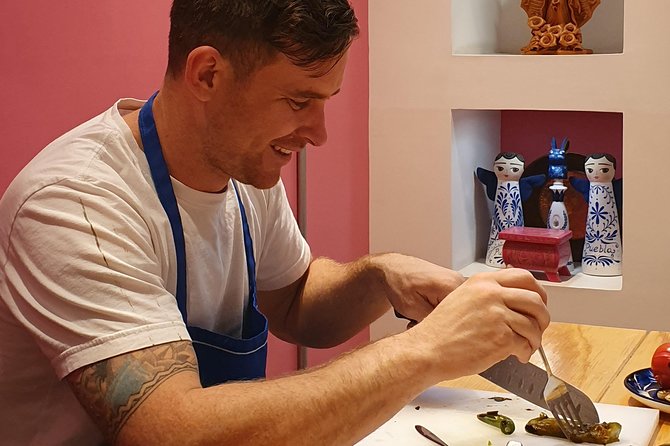 Essence of Mexico: Authentic Mexican Cooking Class & Market Tour - Cooking mole blanco with a nut-rich sauce
