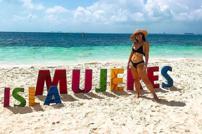 Exciting Catamaran Tour to Isla Mujeres, from Cancún! - Lunch at the beach club