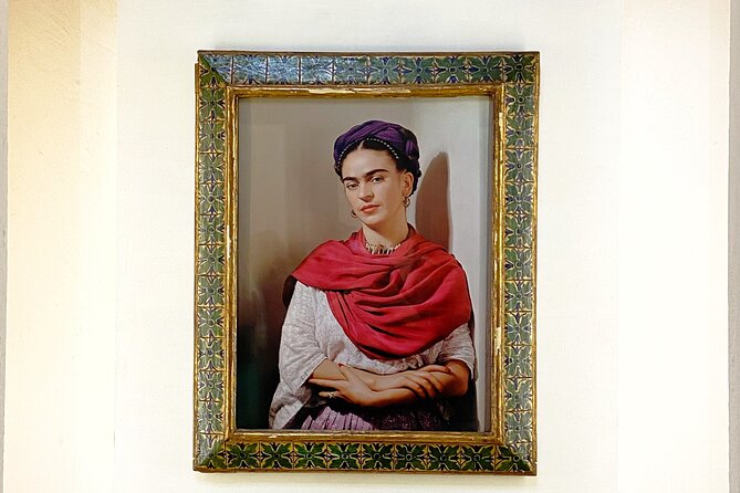 EXCLUSIVE TOUR Frida Kahlo Museum - SMALL GROUPS - Meeting at the café near the blue house