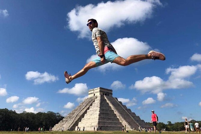 Excursion to Chichén Itzá, Valladolid and Cenote xcajum - The 34-person group affects the pace