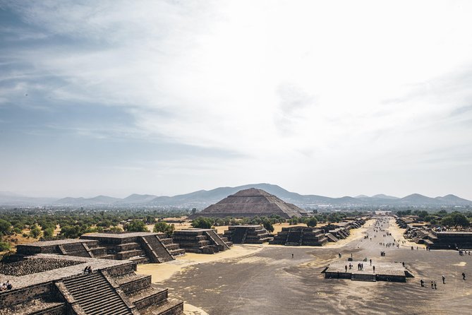 Express Tour to Teotihuacan Pyramids. Be the first to arrive! - Pyramid of Quetzalcoatl and the carved stonework