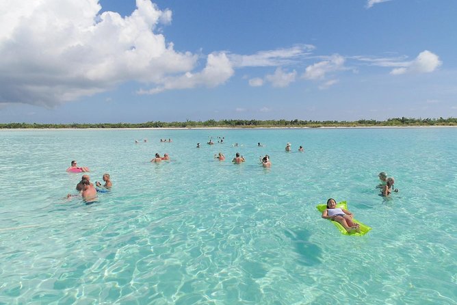 "First Lady" Private Snorkel & El Cielo Sandbar Combo - What happens when the weather turns