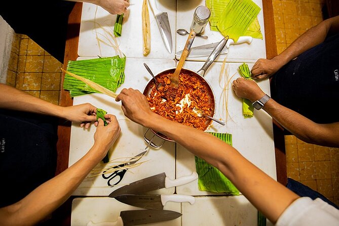 Flavors of Oaxaca: Cooking Class with No Set Menu and Local Market Tour - How the Guides Shape the Morning