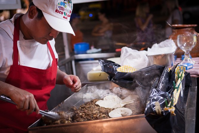 Food & Mixology Tour:Tequila,Tacos, Mezcal and Agave Cocktails - Starting at Lázaro Cárdenas Park