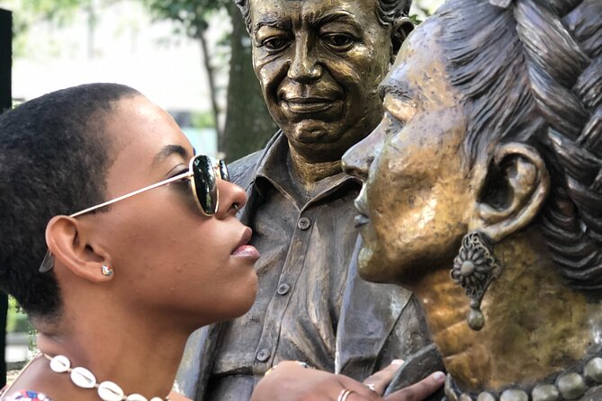 Frida Kahlo VIP [Museum Tickets Included] Walk, Markets & Churros - The guides make the difference