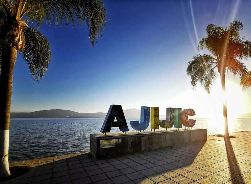 From Guadalajara: Enchanting Lake Chapala & Ajijic Day Trip - Chapala: the first proper lakeside stop