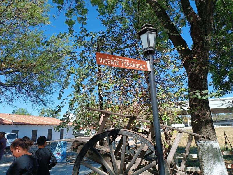 From Guadalajara to Chapala Lake: Funny and cultural tour - What the $35 price really includes
