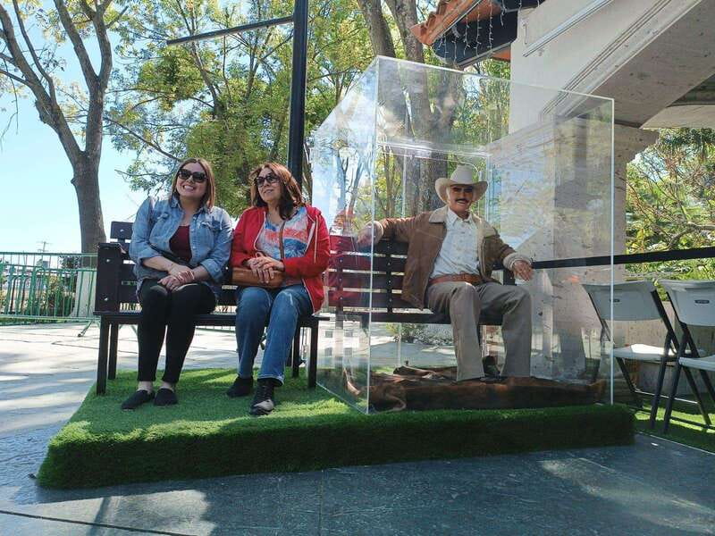 From Guadalajara to Chapala Lake: Funny and cultural tour - Los Tres Potrillos and the world of Vicente Fernandez