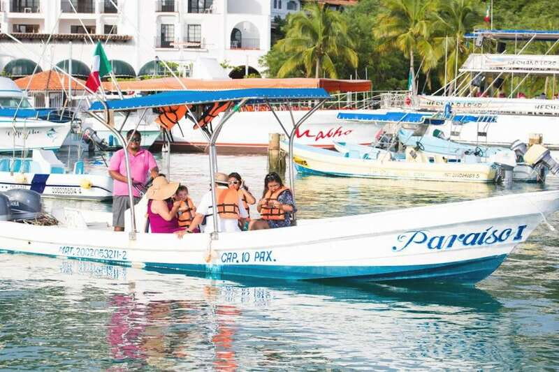 From La Crucecita: Private Huatulco 7 or 5 Bays Boat Trip - The bays, beaches, and clear Pacific water