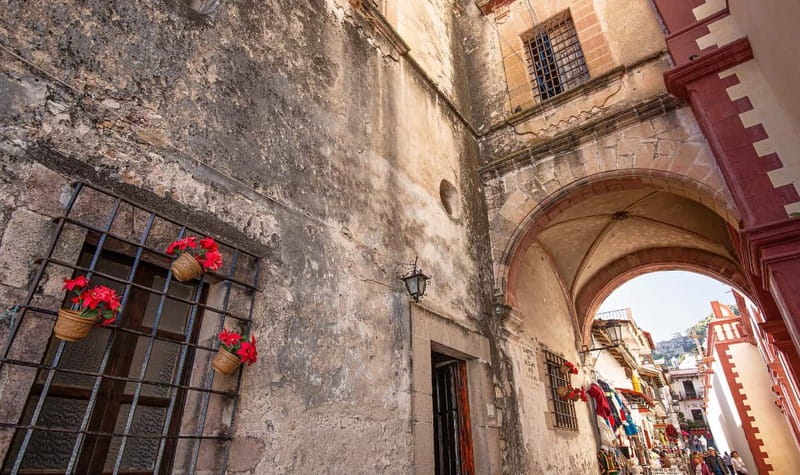 From Mexico City: 10-Hour Cuernavaca and Taxco Tour - Silver shopping without losing your afternoon