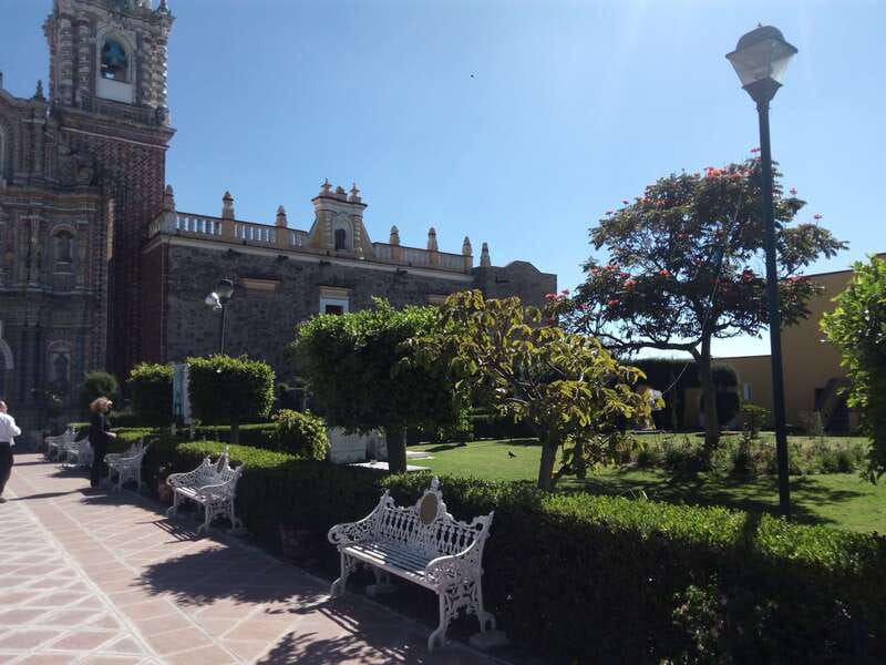 From Mexico City: Cholula Pyramid & Puebla Small Group Tour - Guides who make the long day easier