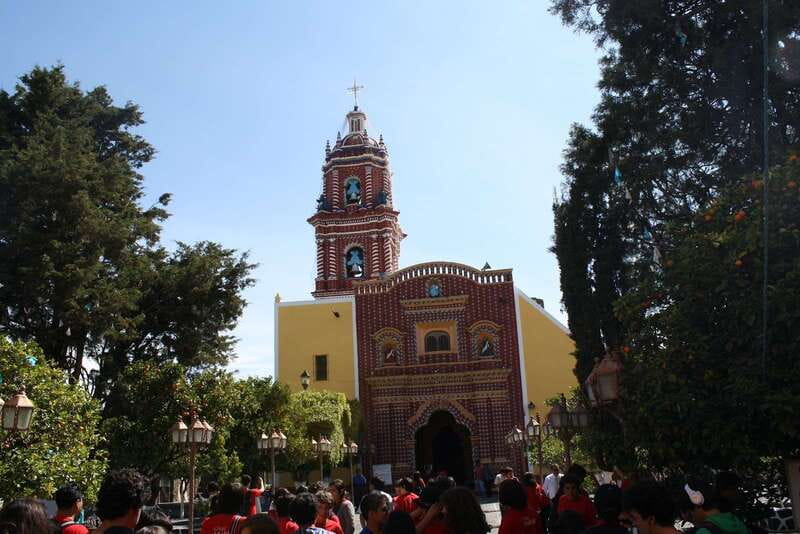 From Mexico City: Cholula Pyramid & Puebla Small Group Tour - Santa María Tonantzintla and Indigenous Catholic art