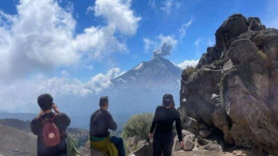 Hike Iztaccihuatl Volcano with an Alpinist