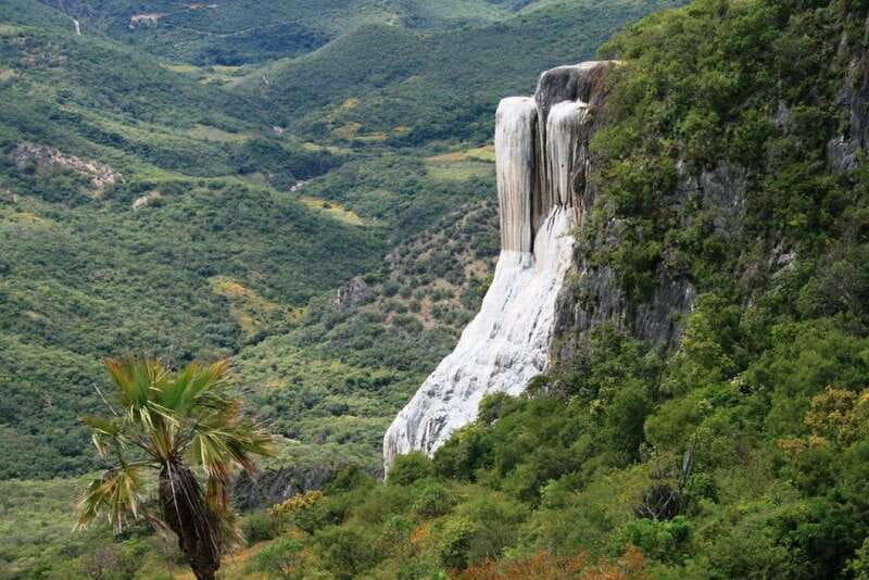 From Oaxaca: Hierve el Agua and Teotitlán del Valle - Hierve el Agua and the long road into the mountains