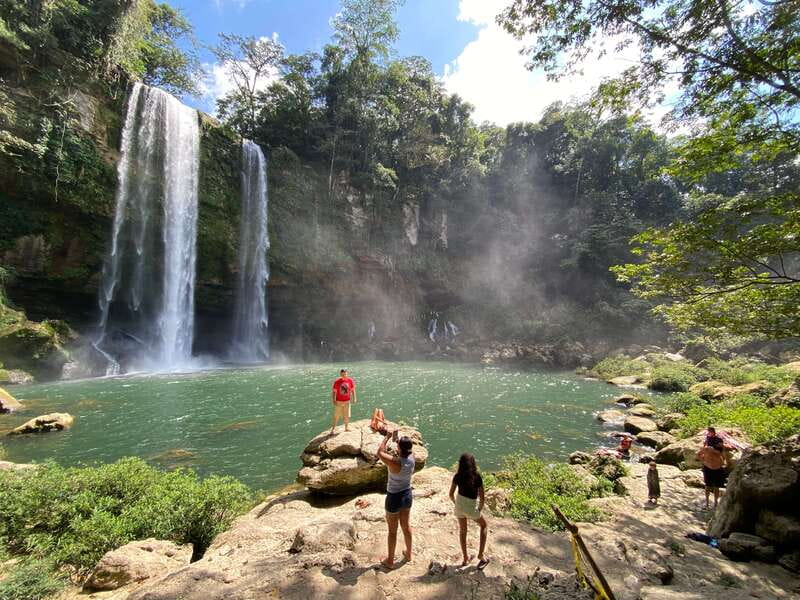 From Palenque: Waterfalls Misol-ha y Agua Azul. - The noon pickup and road to Misol-Ha