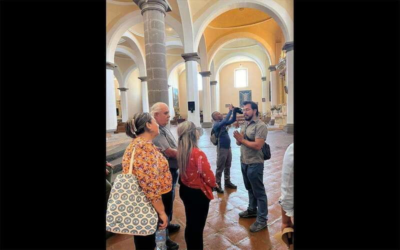 From Puebla: Guided Tour of Cholula - San Francisco Acatepec and Santa María Tonantzintla