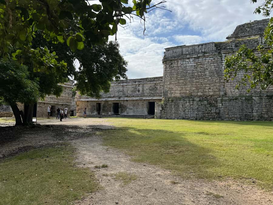 From Valladolid: Tour to Chichen Itza & 2 Cenotes - Chichen Itza: two and a half hours among Maya monuments
