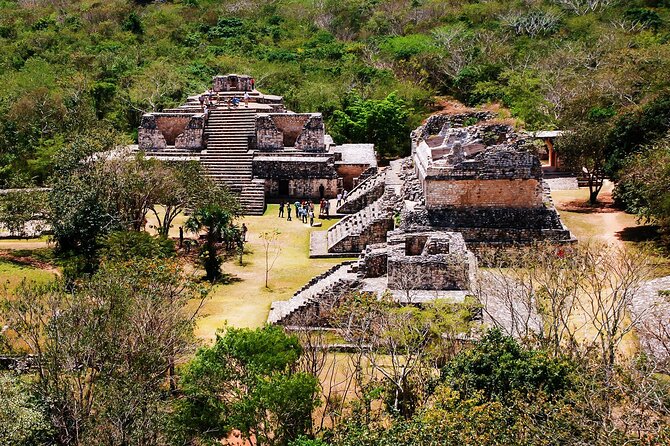 Full Day Guided Tour of Tulum and Coba, 4 places in 1 Day - Playa del Carmen: one hour to see the center