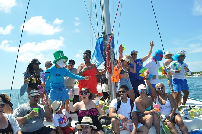 Full-Day Luxurious Catamaran Adventure - Cancún to Isla Mujeres - The spinnaker and the return sail
