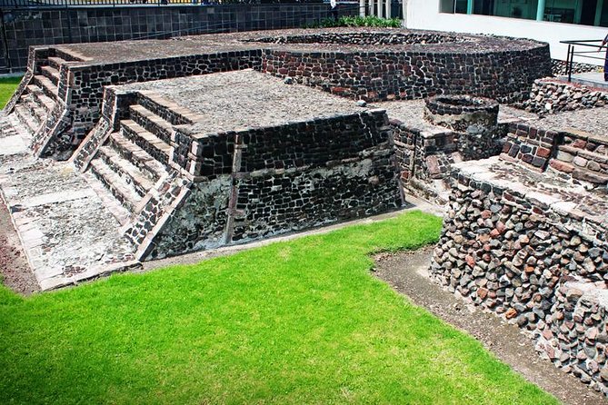 Full-Day Teotihuacan & Basilica Guadalupe Tour - Teotihuacan: impressive, hot, and sometimes rushed