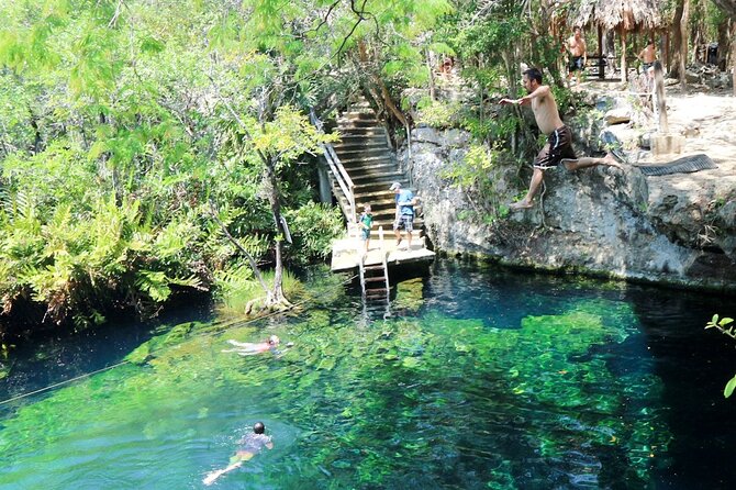 Full Day Tour to the Best of Holbox - Punta Mosquito for food and a swim