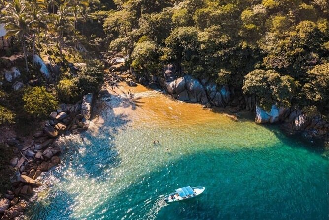Full-Day Trail to 6 hidden Beaches, Colomitos & Snorkel - The Boca de Tomatlán trail begins with a workout