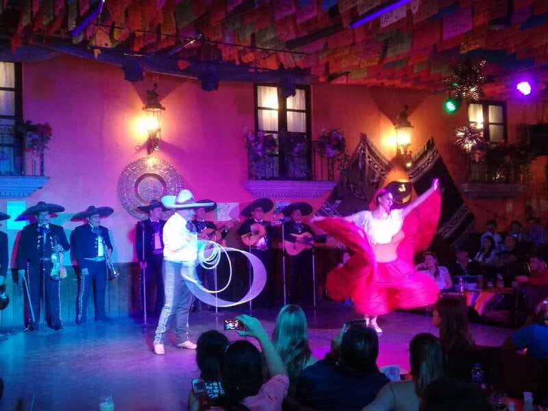 Garibaldi by Night - Mexico City - The 10-minute van ride and pickup points