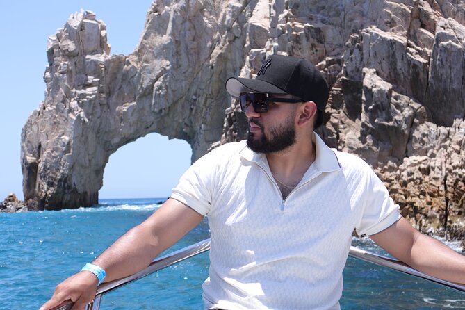 Group tour of the Cabo San Lucas Arch - Who will enjoy this one-hour boat trip?