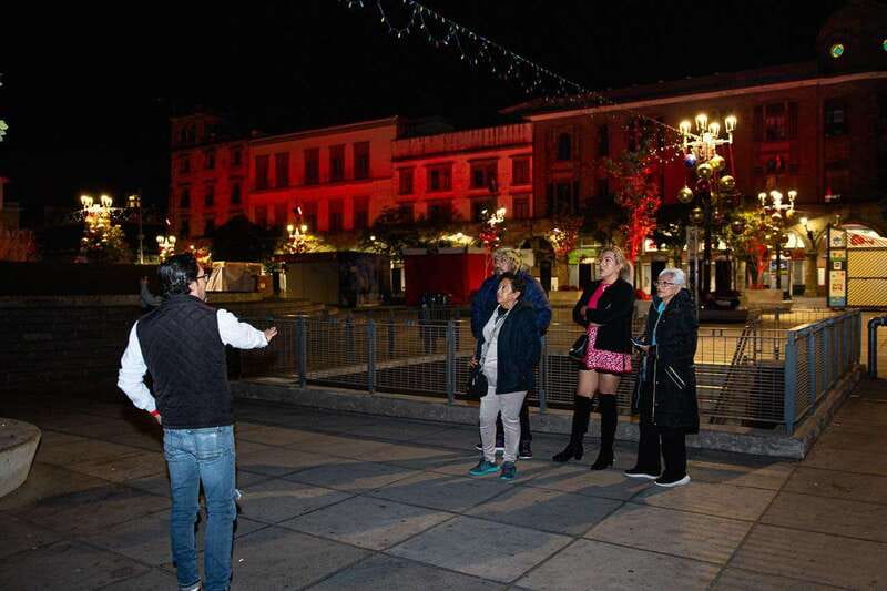 Guadalajara: Guided Tlaquepaque Night Tour with Hotel Pickup - The white van and late-night timing