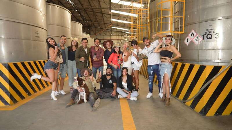 Guadalajara: Premium Tequila Tour with Tastings and Pairings - Tequila town: food, shops, and free time
