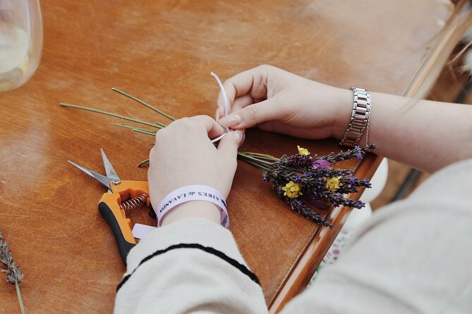 Guided Lavender Experience: Cultivation, Uses and Tasting - Lavender dessert and drink