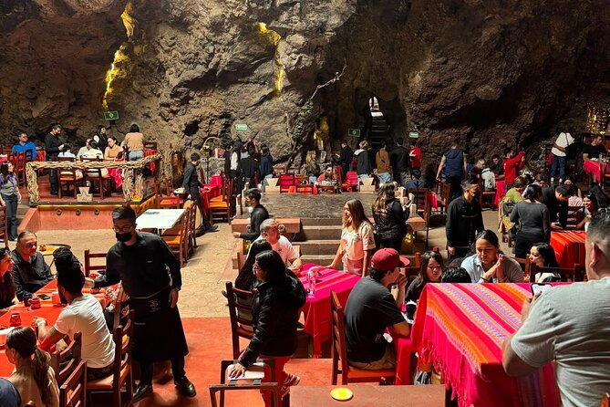 Guided tour EN Teotihuacan - Breakfast EN cave-round transport - Tasting local drinks and browsing an art gallery