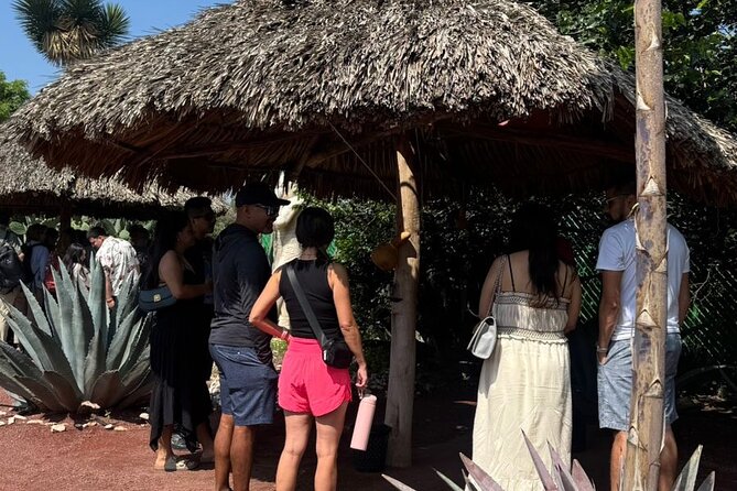 Guided tour EN Teotihuacan - Breakfast EN cave-round transport - What the $92.59 price really covers