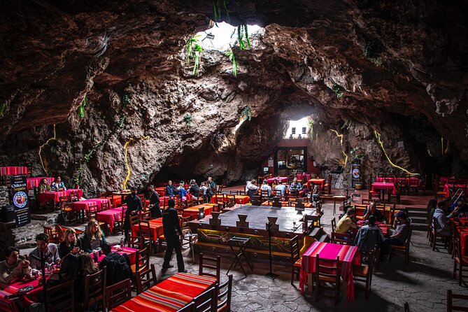 Guided tour in Teotihuacan + breakfast in Cueva + Transportation CDMX - La Cueva Teotihuacán gives breakfast a memorable setting