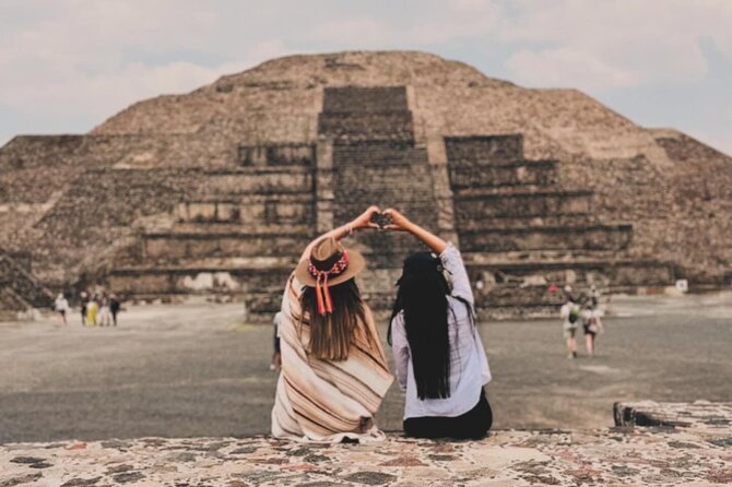 Guided Tour in Teotihuacan with Cave Breakfast and Transportation - Breakfast in a cave or above the pyramids