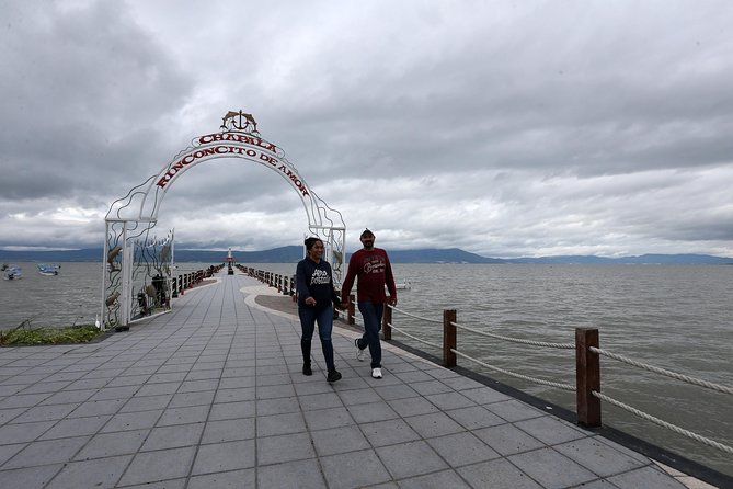 Half-Day Guided Tour of Lake Chapala from Guadalajara - Ajijic’s murals, church, and lakeside promenade