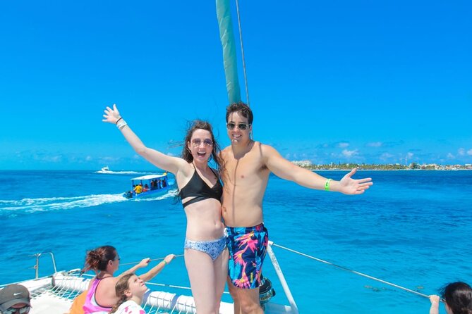 Half Day Sailing Private Catamaran to Isla Mujeres - Your choice at Isla Mujeres north beach