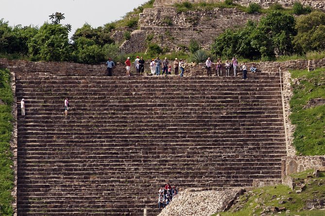 Half day tour to Monte Albán - Tombs, temples, and the ancient ball court