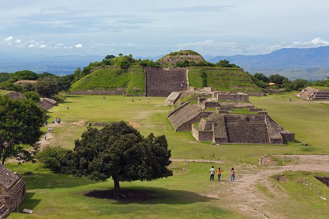 Half day tour to Monte Albán - The early pickup and winding road from Oaxaca