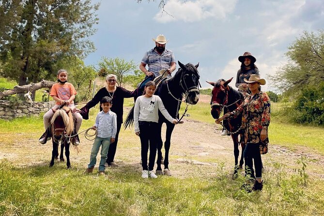 Horseback Ride in Guanajuato with Live Music and Food - Guitar, singing, and Mexican music